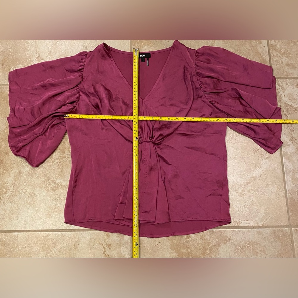 DKNY by Donna Karan Satin Fuchsia Pink V-Neck Short Flutter Sleeve Blouse - L - Picture 6 of 6
